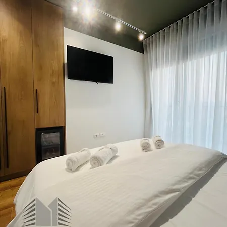 Gasthuis Alze - Tirana