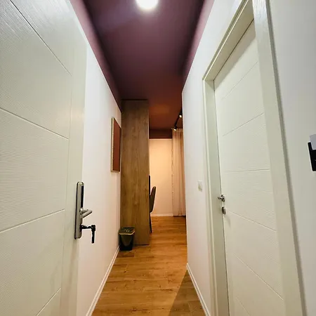 Alze - Gasthuis Tirana