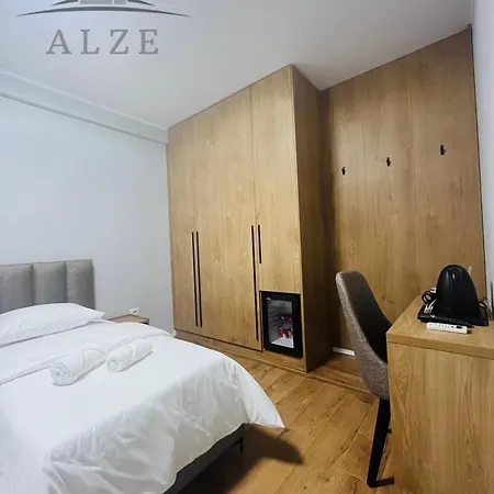 Pensión Alze -