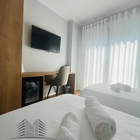 Alze - Pensión Tirana
